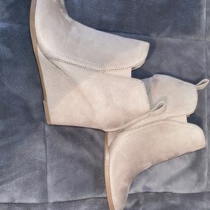 BUCKLE WEDGES
